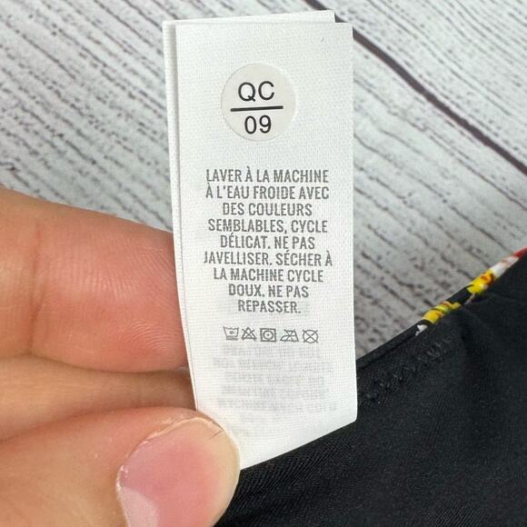 Offline By Aerie Goals True Black Floral Plunge Sports Bra Size Medium - Picture 11 of 13